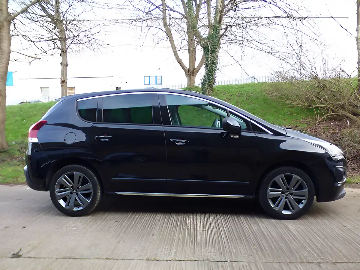Used 2016 Peugeot 3008 Allure Etg Black - Interior and Exterior details 17