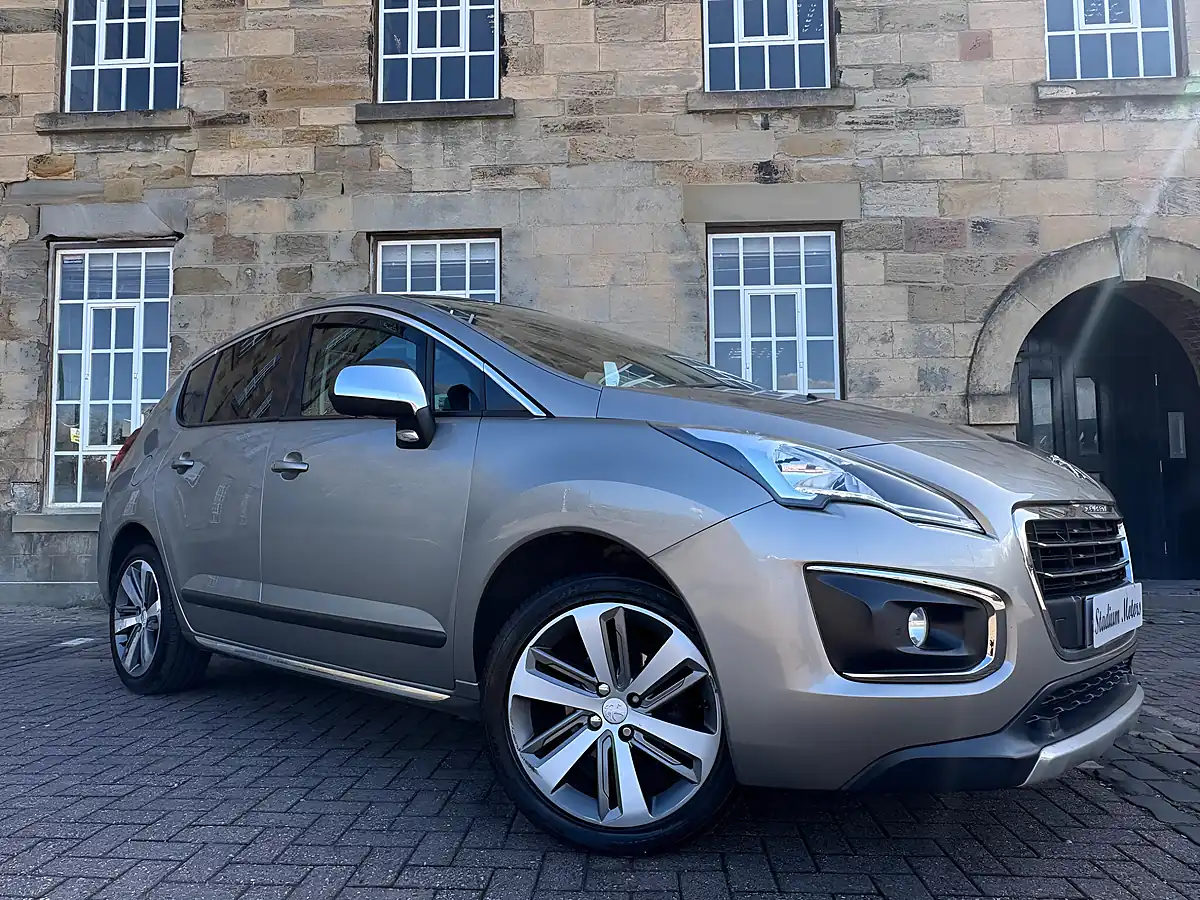 Used 2016 Peugeot 3008 Allure Grey - Front View
