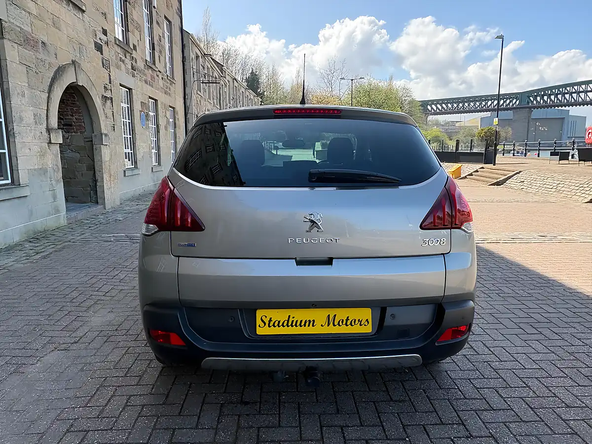 Used 2016 Peugeot 3008 Allure Grey - Interior and Exterior details 15