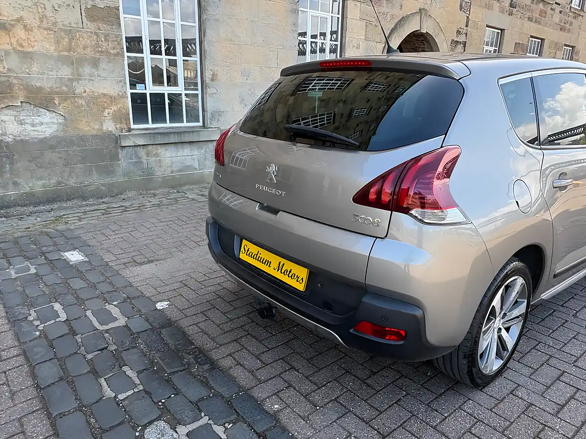 Used 2016 Peugeot 3008 Allure Grey - Interior and Exterior details 16