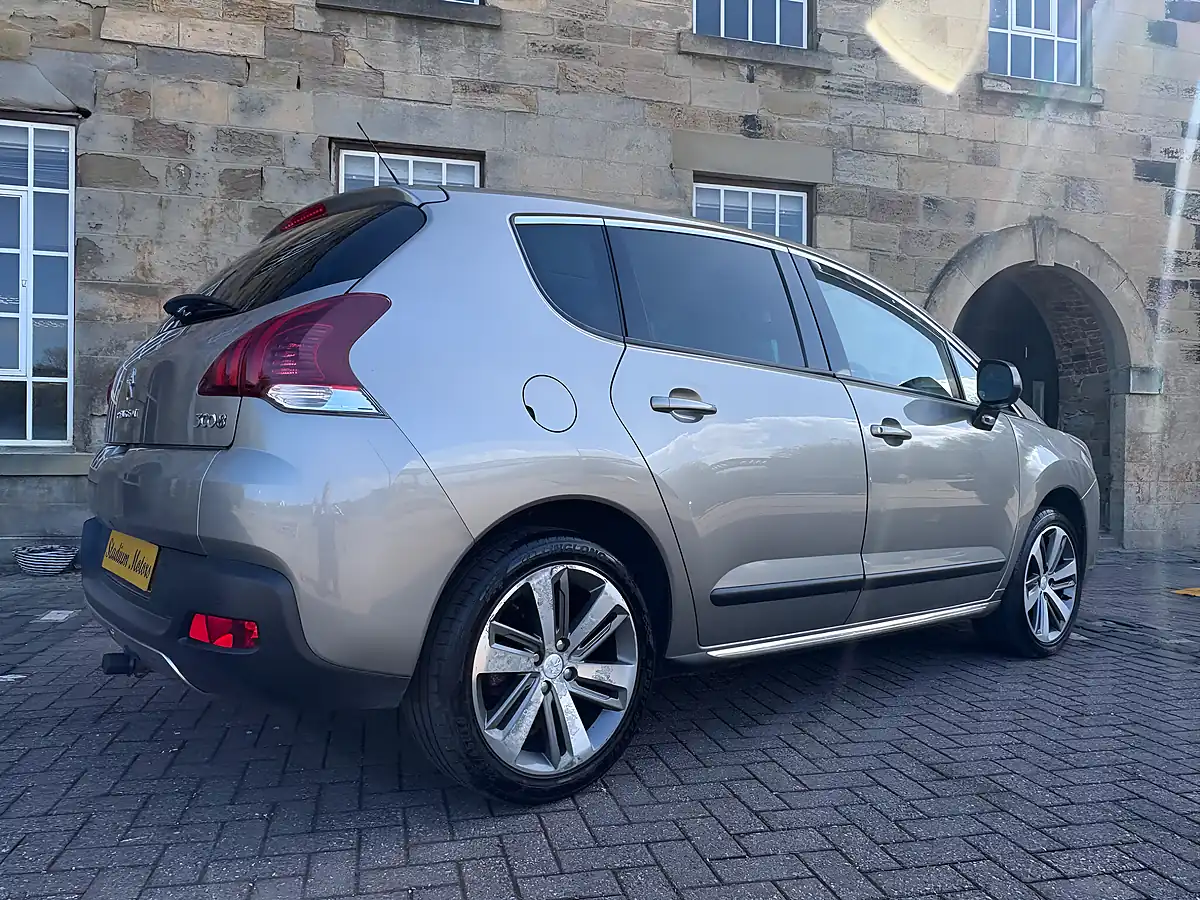 Used 2016 Peugeot 3008 Allure Grey - Interior and Exterior details 17