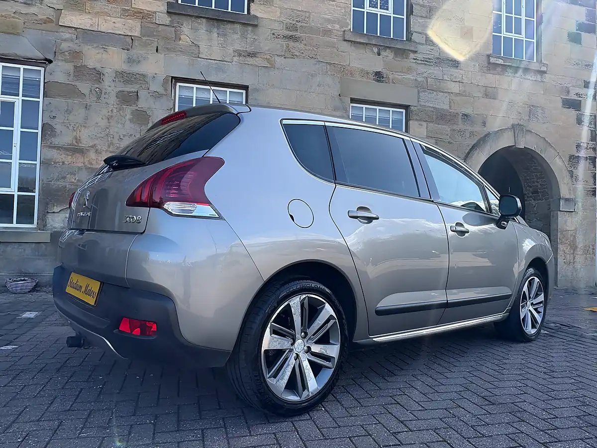 Used 2016 Peugeot 3008 Allure Grey - Interior and Exterior details 18