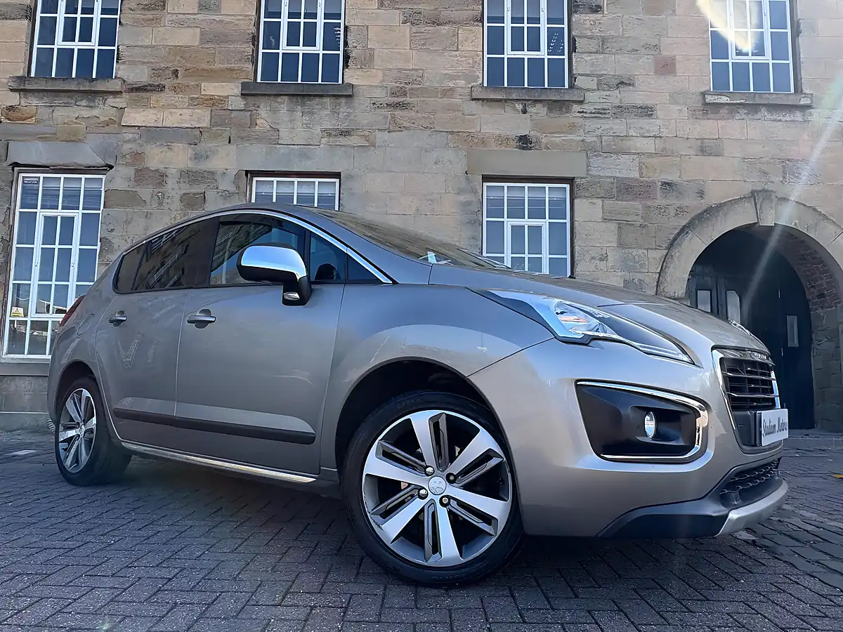 Used 2016 Peugeot 3008 Allure Grey - Interior and Exterior details 3