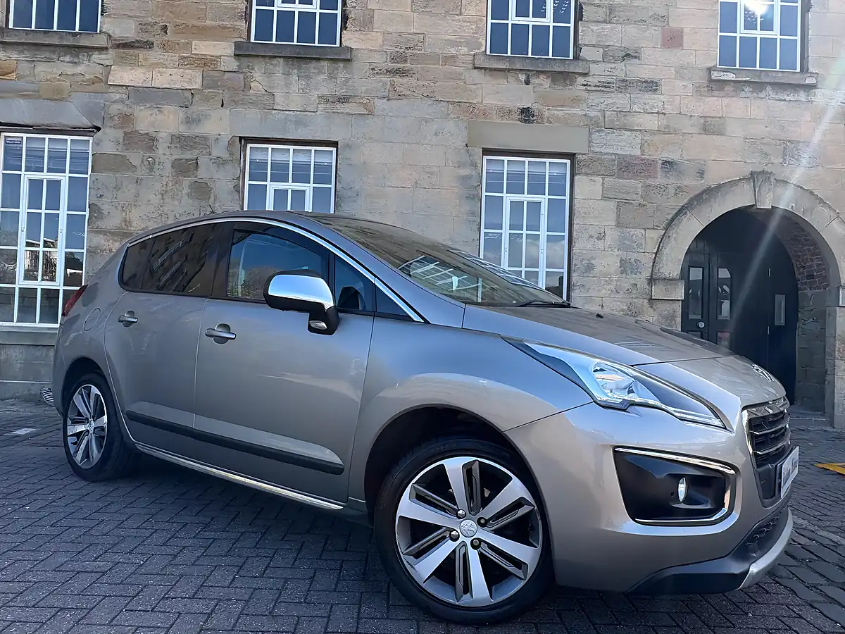 Used 2016 Peugeot 3008 Allure Grey - Interior and Exterior details 6
