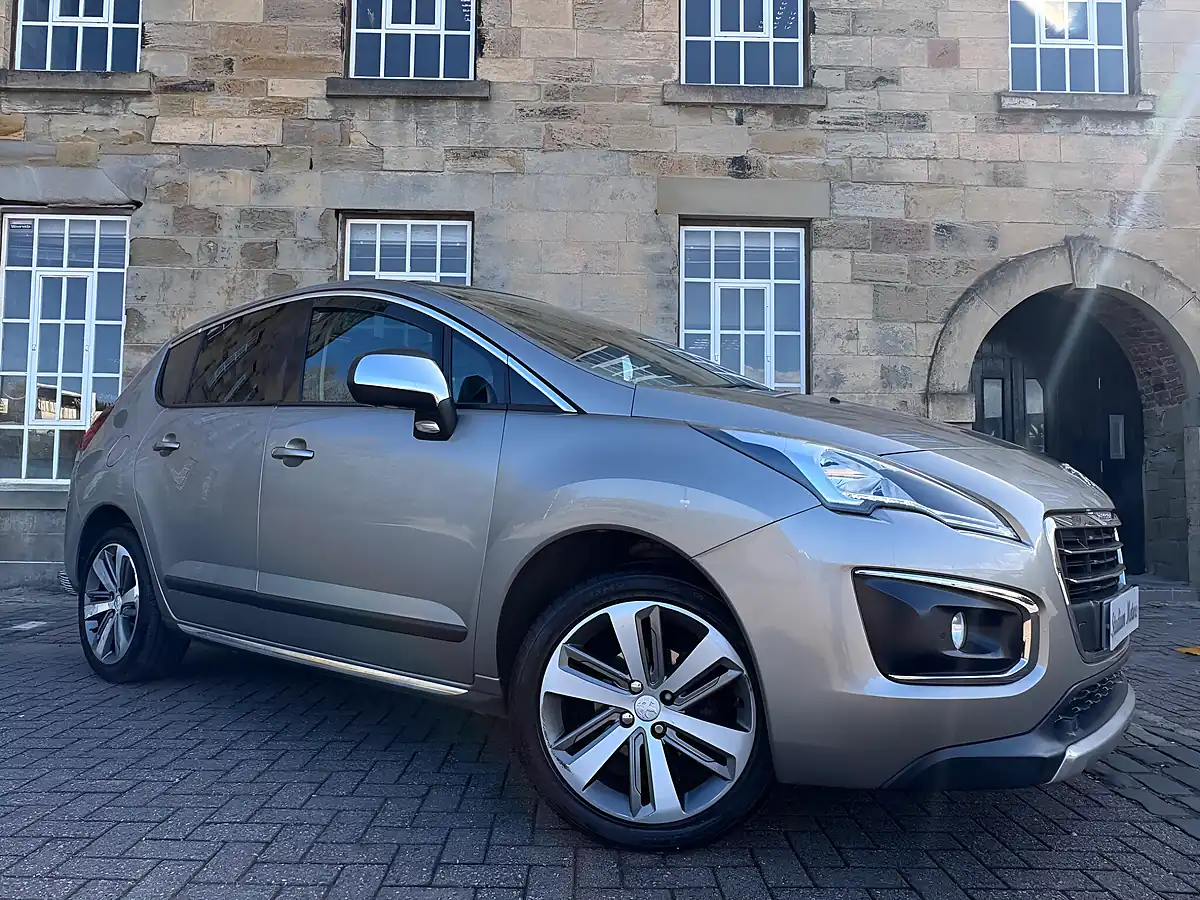Used 2016 Peugeot 3008 Allure Grey - Interior and Exterior details 7