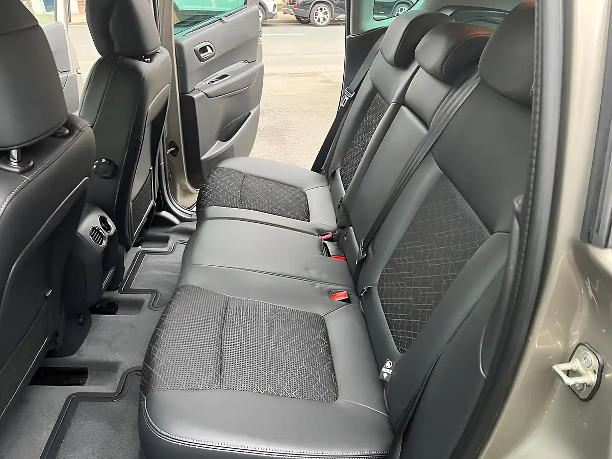 Used 2016 Peugeot 3008 Allure Grey - Interior and Exterior details 17