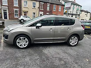 Used 2016 Peugeot 3008 Allure Grey - Interior and Exterior details 4