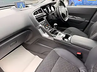 Used 2016 Peugeot 3008 Allure Grey - Interior and Exterior details 15