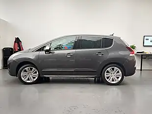 Used 2016 Peugeot 3008 Allure Grey - Interior and Exterior details 3