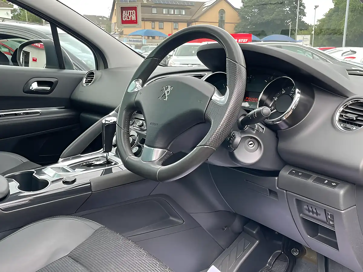 Used 2016 Peugeot 3008 Allure Grey - Interior and Exterior details 10