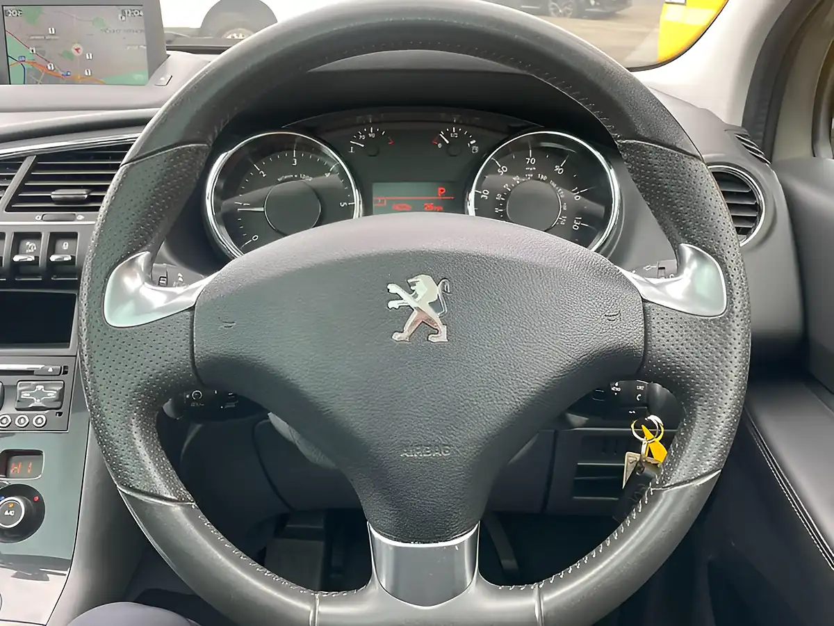 Used 2016 Peugeot 3008 Allure Grey - Interior and Exterior details 18