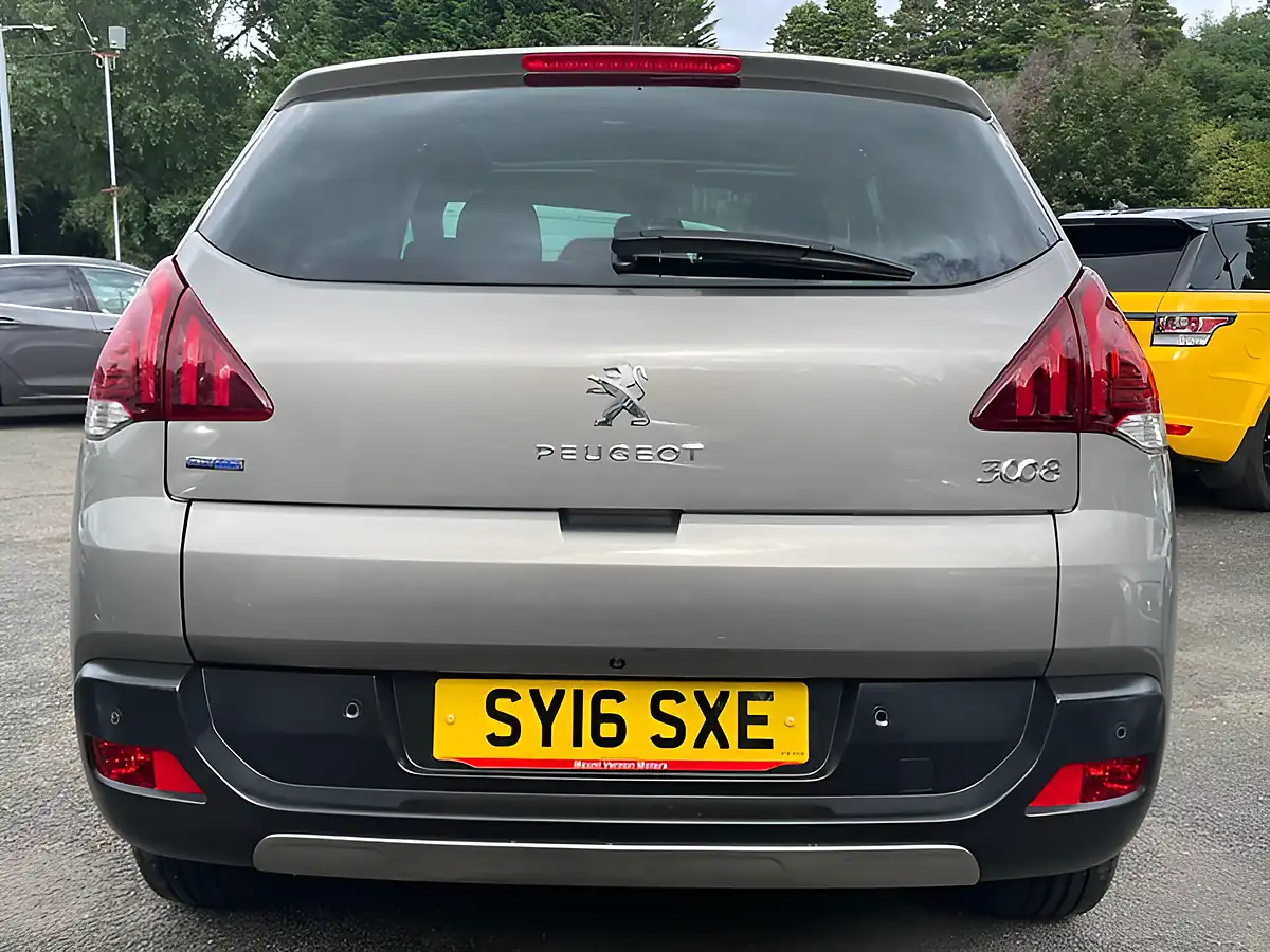 Used 2016 Peugeot 3008 Allure Grey - Interior and Exterior details 5