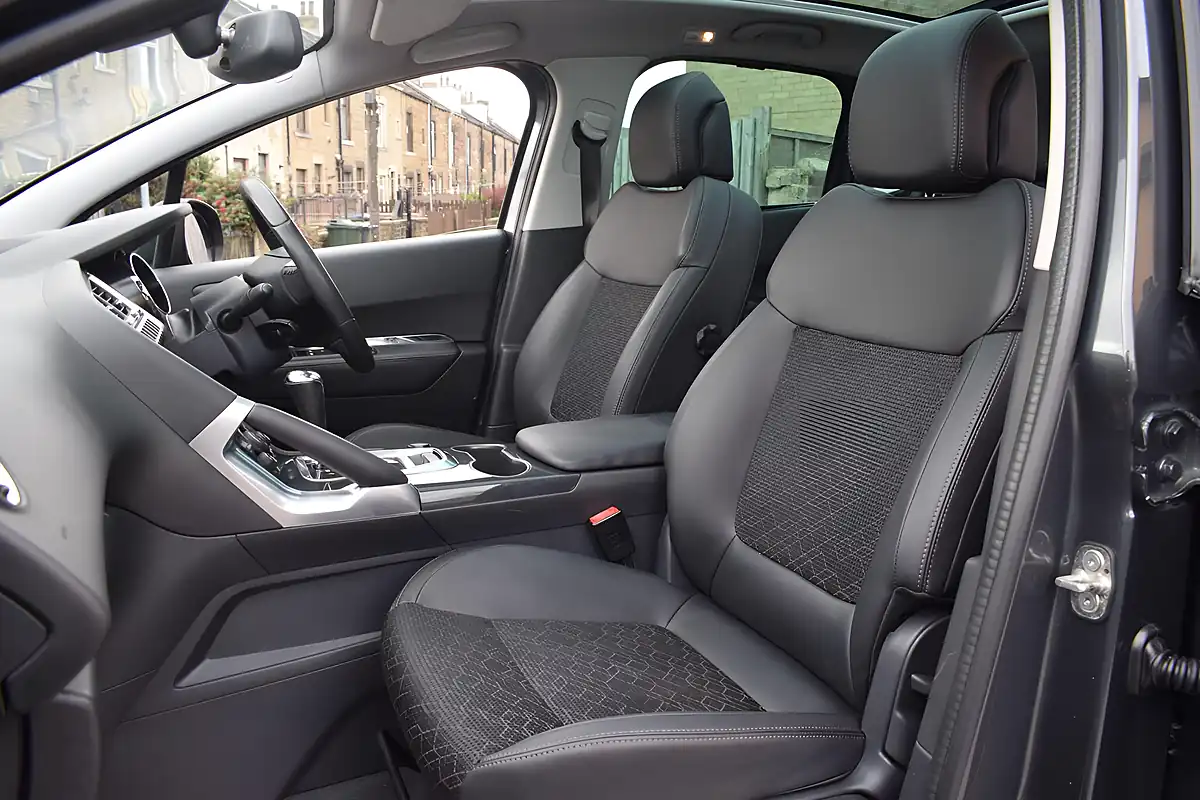 Used 2016 Peugeot 3008 Allure Grey - Interior and Exterior details 13