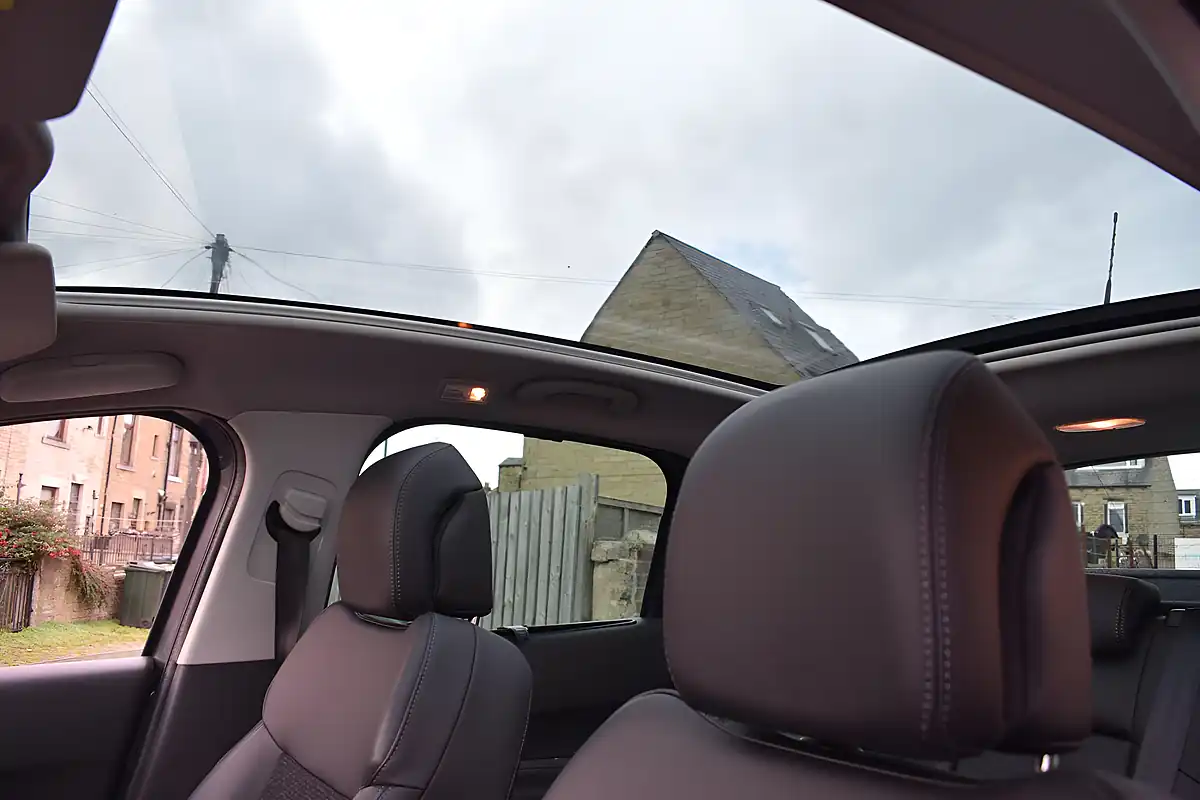 Used 2016 Peugeot 3008 Allure Grey - Interior and Exterior details 14