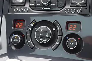 Used 2016 Peugeot 3008 Allure Grey - Interior and Exterior details 16