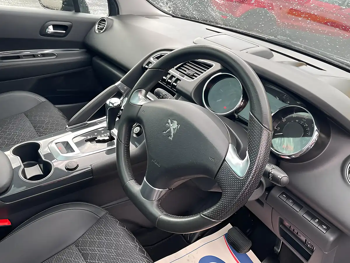 Used 2016 Peugeot 3008 Allure Grey - Interior and Exterior details 12