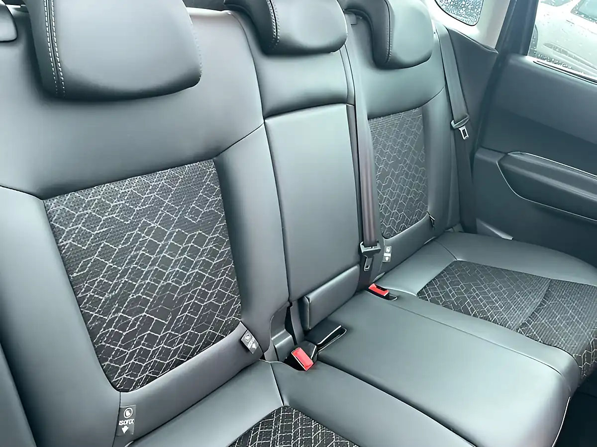 Used 2016 Peugeot 3008 Allure Grey - Interior and Exterior details 15