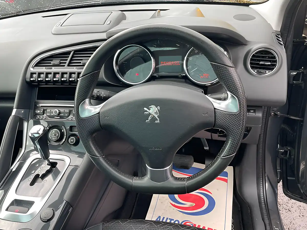 Used 2016 Peugeot 3008 Allure Grey - Interior and Exterior details 16