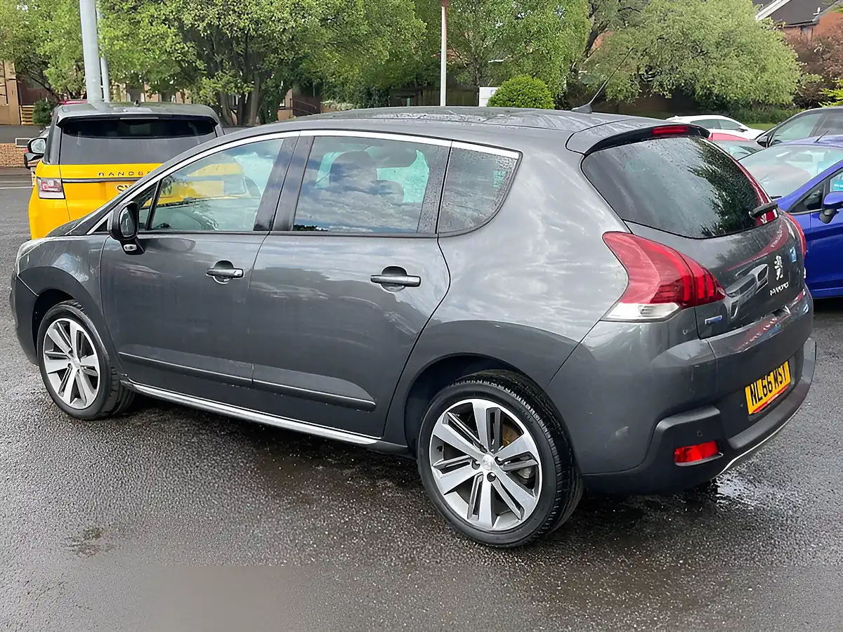 Used 2016 Peugeot 3008 Allure Grey - Interior and Exterior details 6