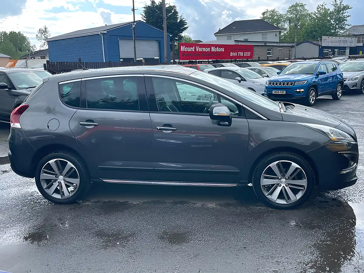 Used 2016 Peugeot 3008 Allure Grey - Interior and Exterior details 9