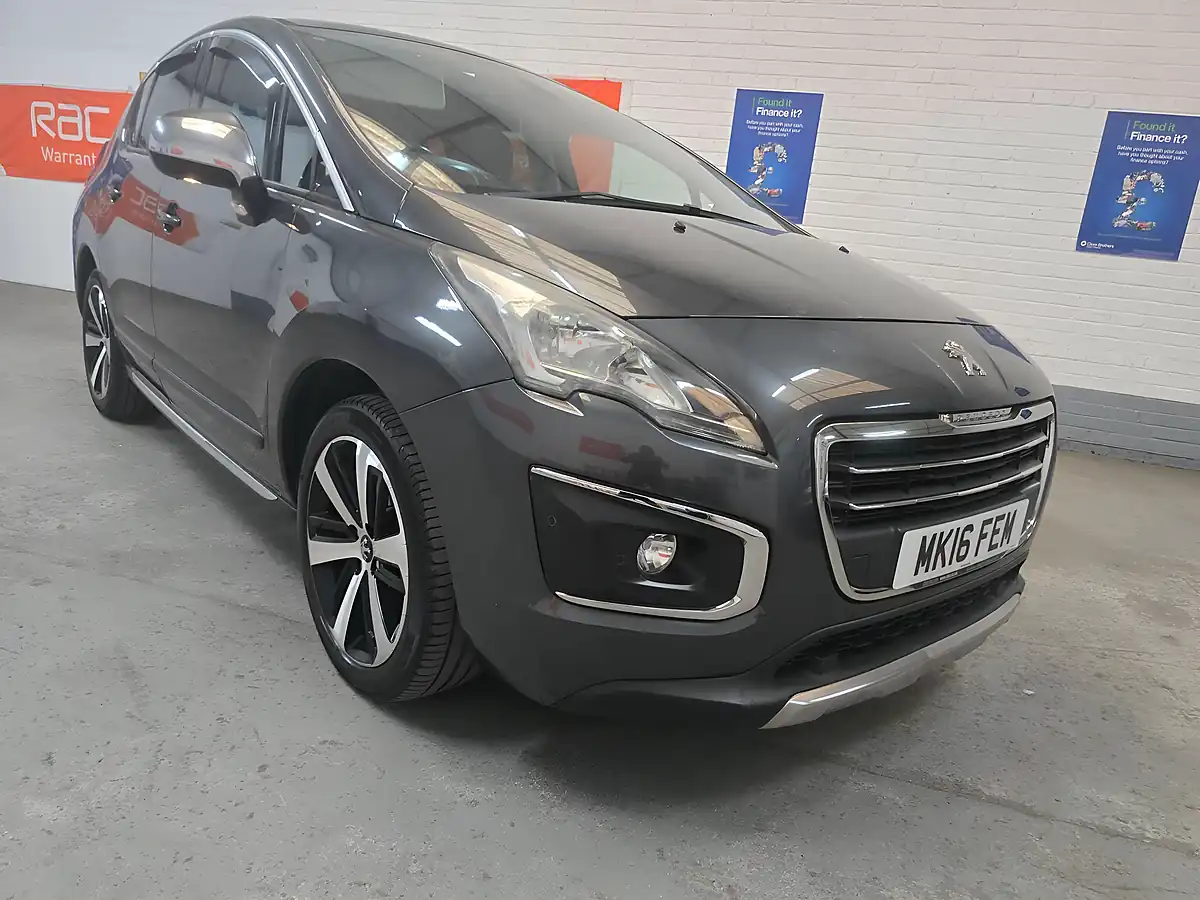 Used 2016 Peugeot 3008 Allure Shark Grey Metallic - Interior and Exterior details 4
