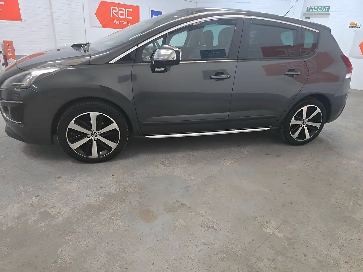 Used 2016 Peugeot 3008 Allure Shark Grey Metallic - Interior and Exterior details 5