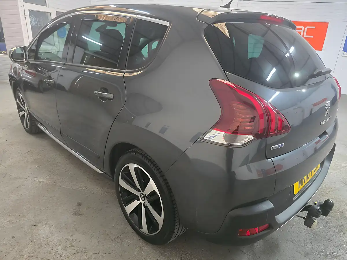 Used 2016 Peugeot 3008 Allure Shark Grey Metallic - Interior and Exterior details 6