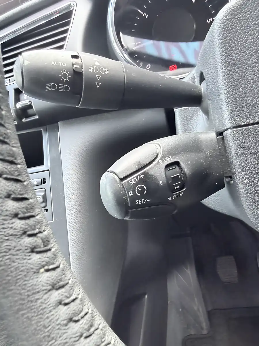 Used 2016 Peugeot 3008 Allure Silver - Interior and Exterior details 13