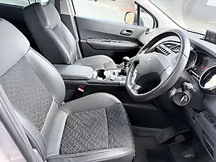 Used 2016 Peugeot 3008 Allure Silver - Interior and Exterior details 15