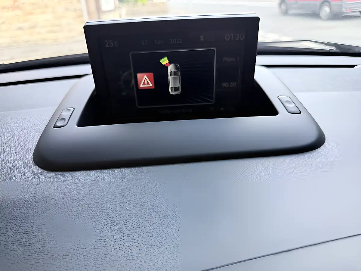 Used 2016 Peugeot 3008 Allure Silver - Interior and Exterior details 19