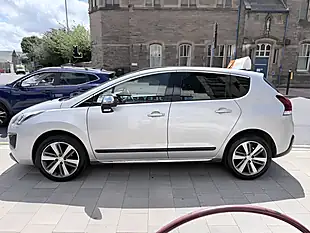 Used 2016 Peugeot 3008 Allure Silver - Interior and Exterior details 4