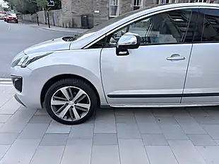 Used 2016 Peugeot 3008 Allure Silver - Interior and Exterior details 8