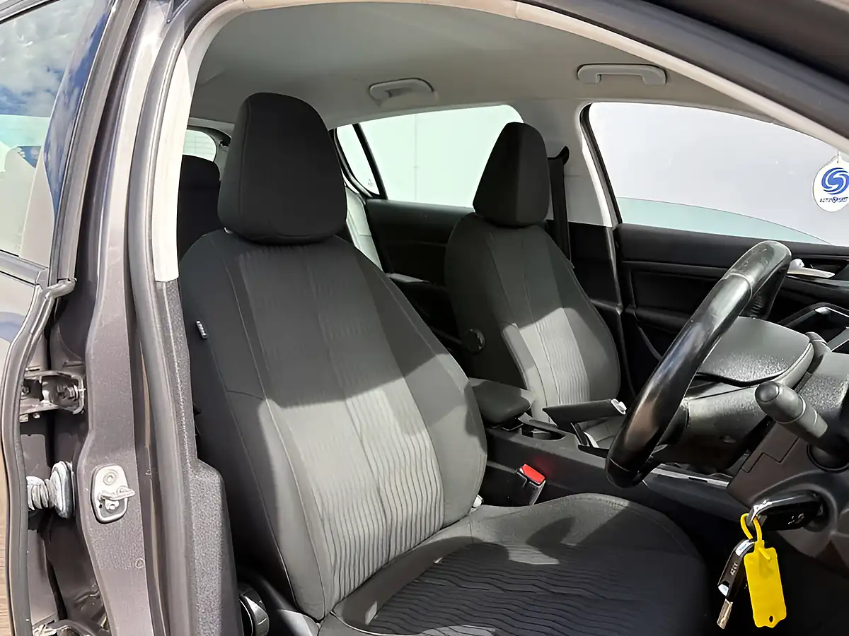 Used 2016 Peugeot 308 Active Cumulus Grey - Interior and Exterior details 10
