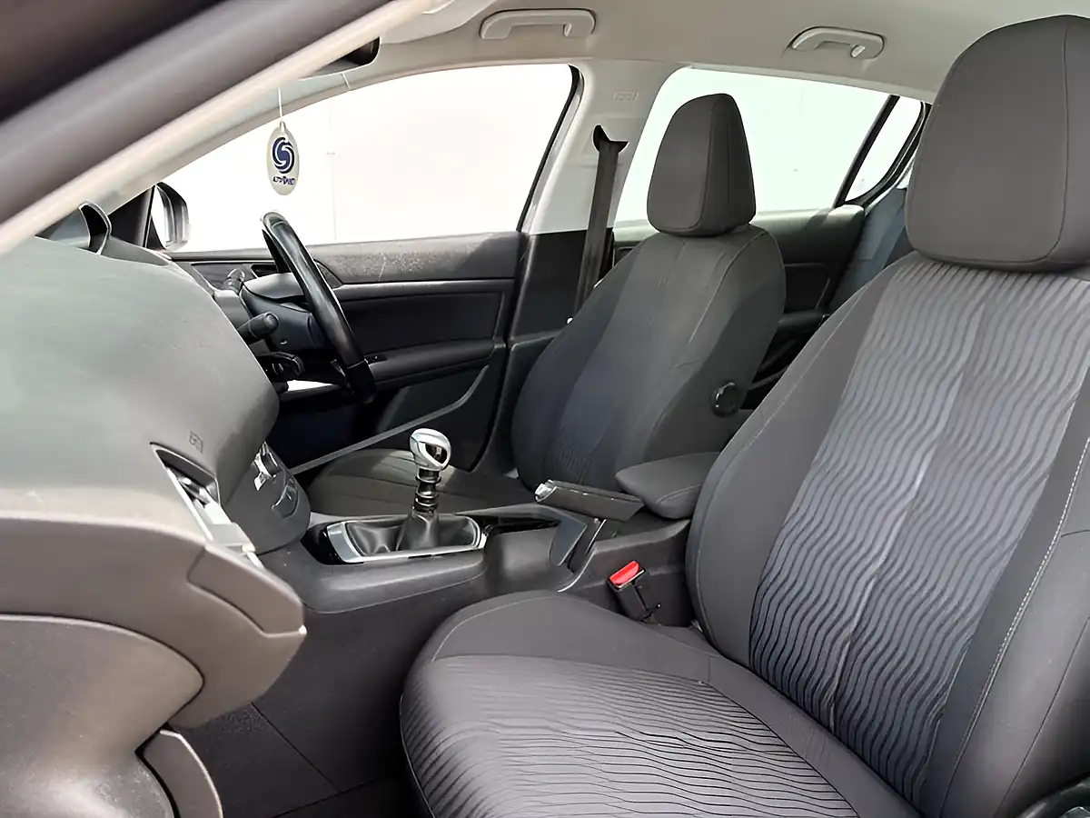 Used 2016 Peugeot 308 Active Cumulus Grey - Interior and Exterior details 19