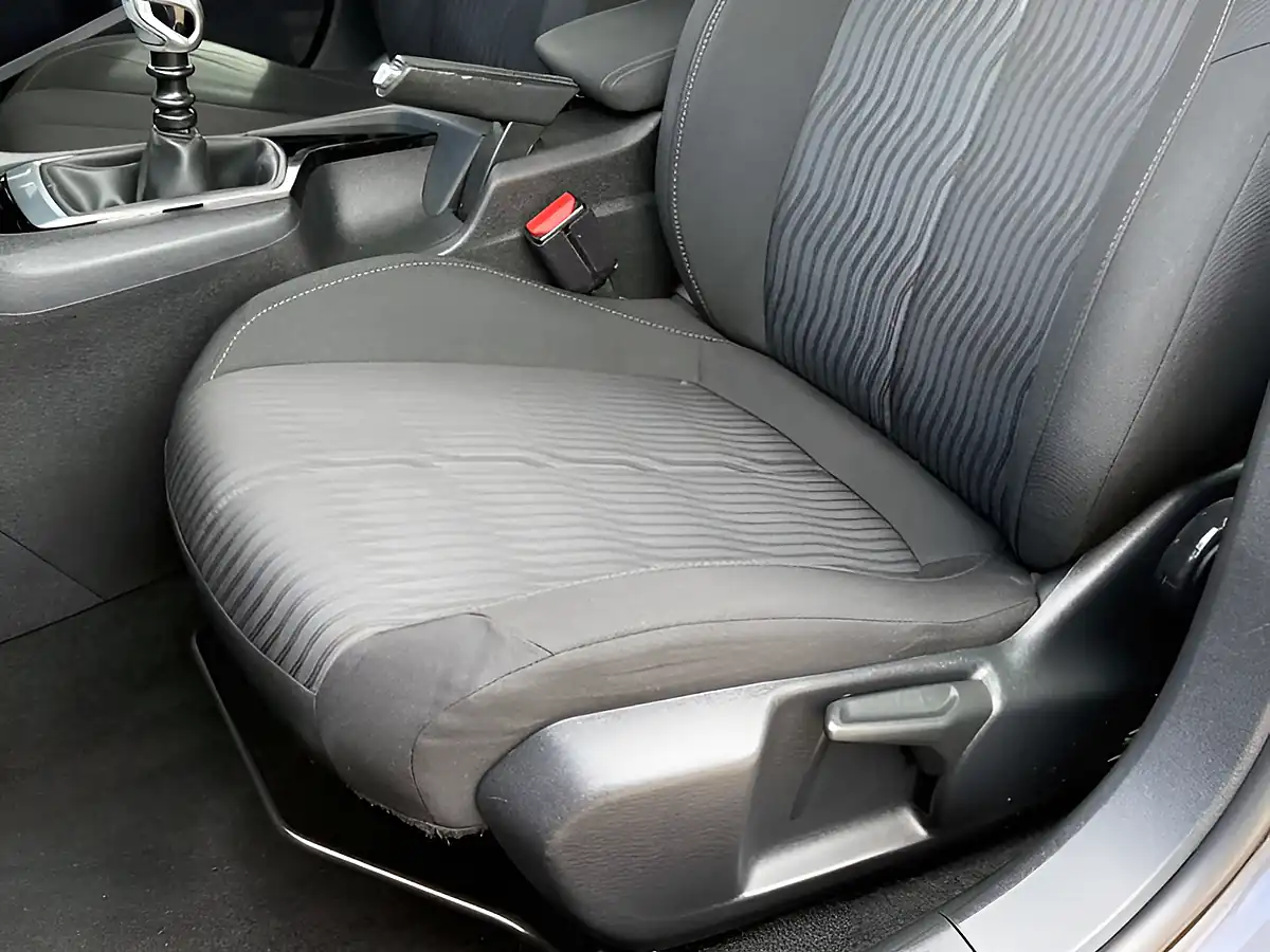 Used 2016 Peugeot 308 Active Cumulus Grey - Interior and Exterior details 20
