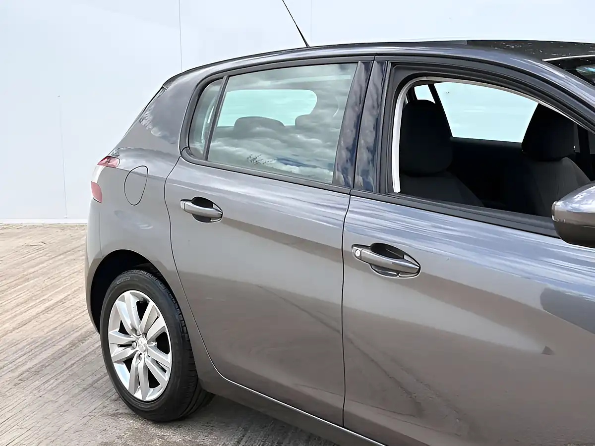 Used 2016 Peugeot 308 Active Cumulus Grey - Interior and Exterior details 8