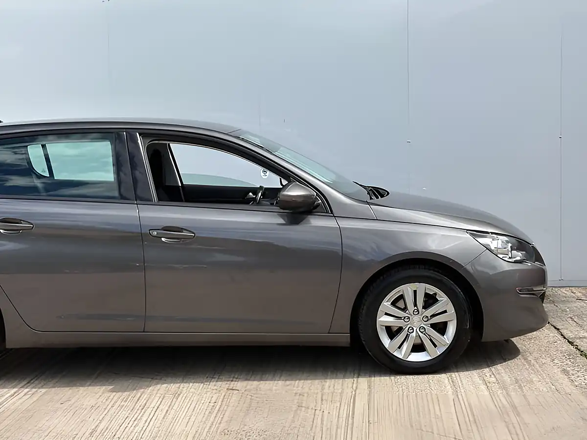 Used 2016 Peugeot 308 Active Cumulus Grey - Interior and Exterior details 9