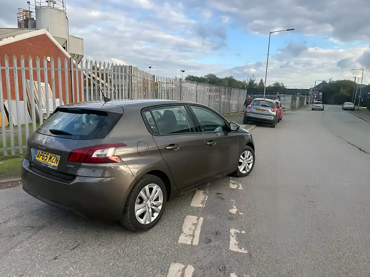 Used 2016 Peugeot 308 Active Grey - Interior and Exterior details 5