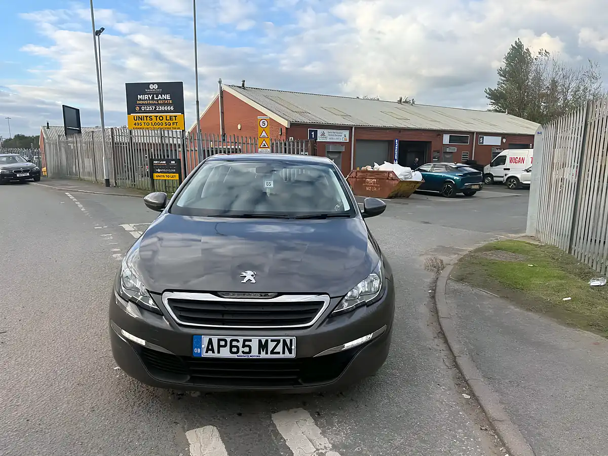 Used 2016 Peugeot 308 Active Grey - Interior and Exterior details 7