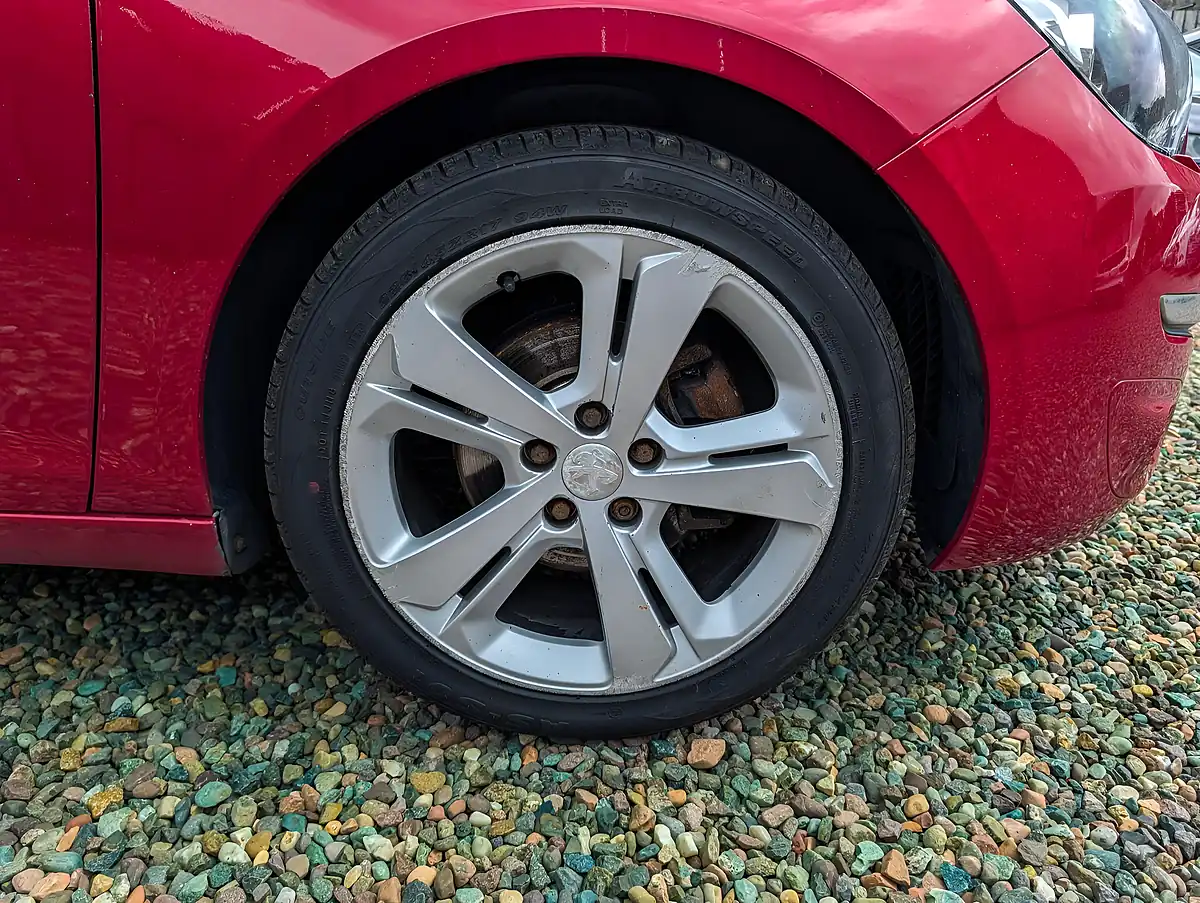 Used 2016 Peugeot 308 Active Red - Interior and Exterior details 15