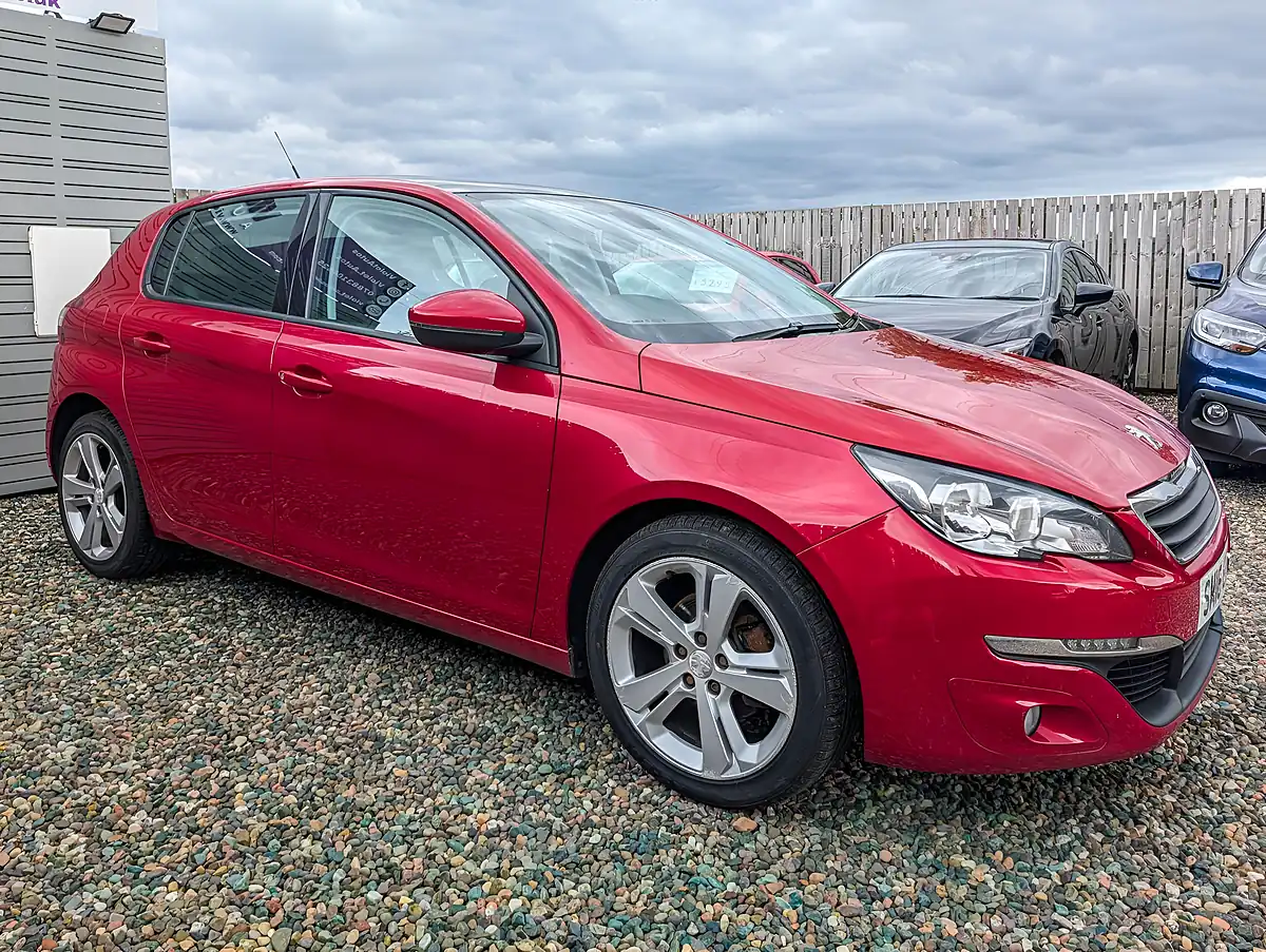 Used 2016 Peugeot 308 Active Red - Interior and Exterior details 5