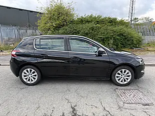 Used 2016 Peugeot 308 Allure Black - Interior and Exterior details 4