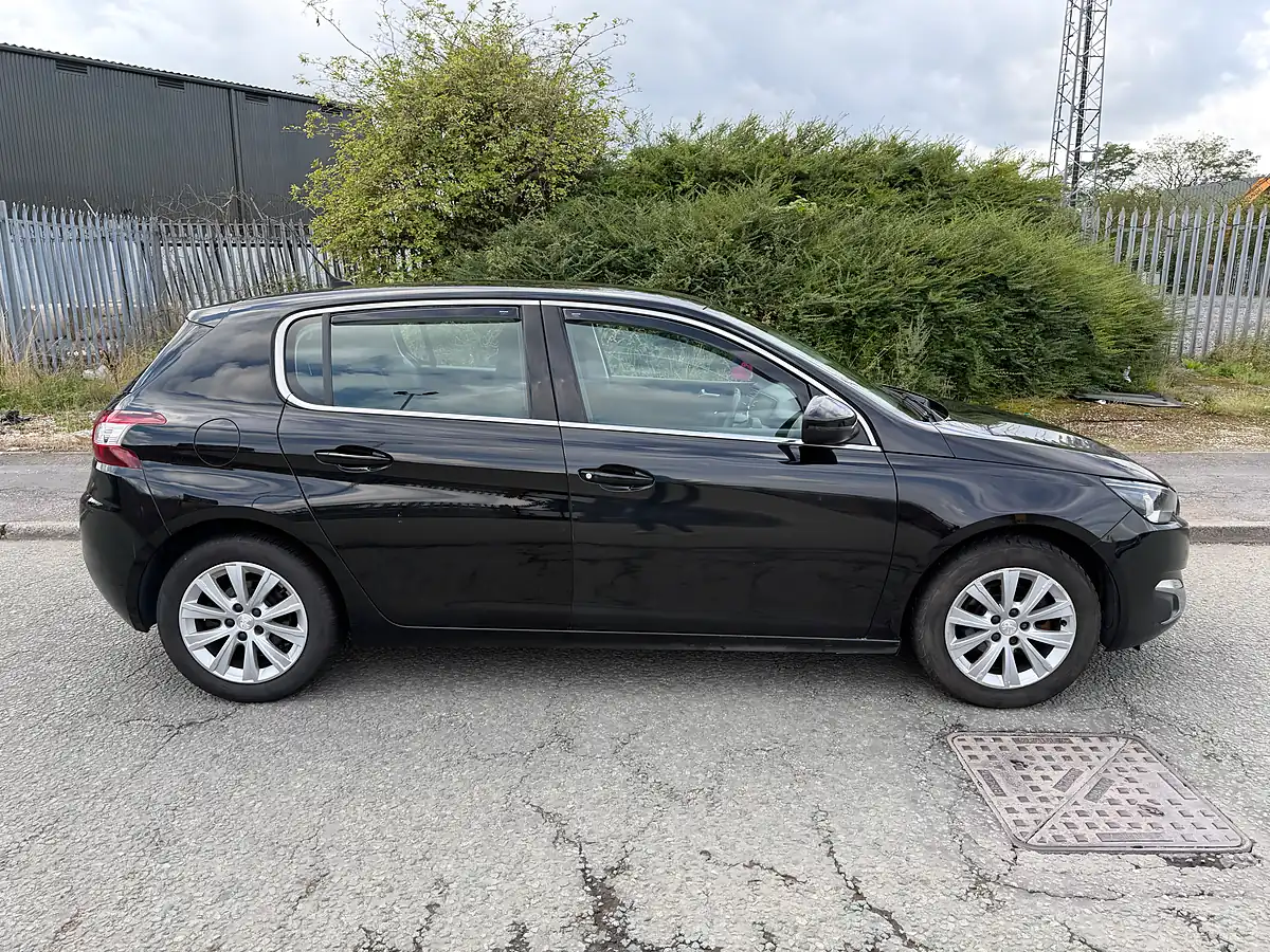 Used 2016 Peugeot 308 Allure Black - Interior and Exterior details 4