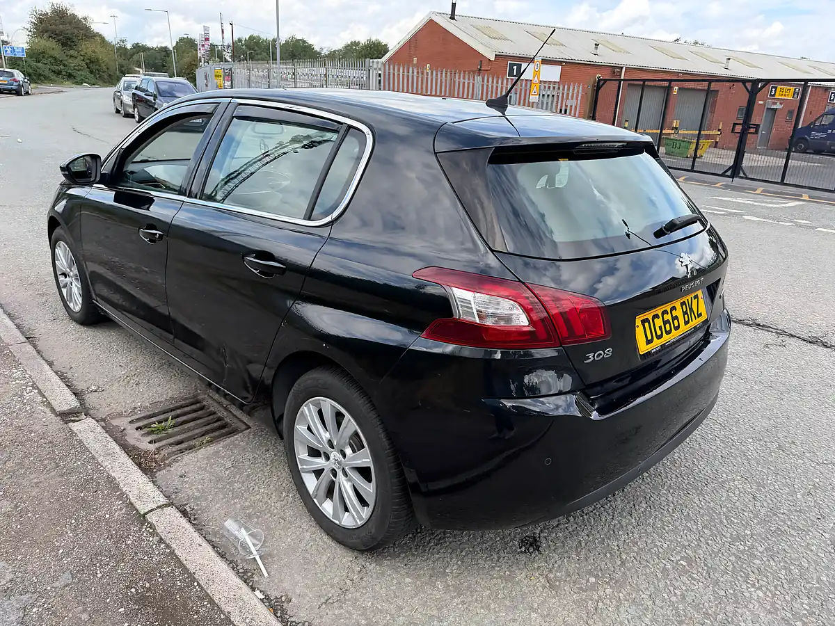 Used 2016 Peugeot 308 Allure Black - Interior and Exterior details 8