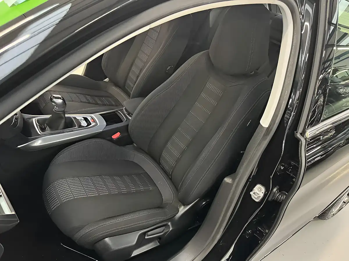 Used 2016 Peugeot 308 Allure Black - Interior and Exterior details 16
