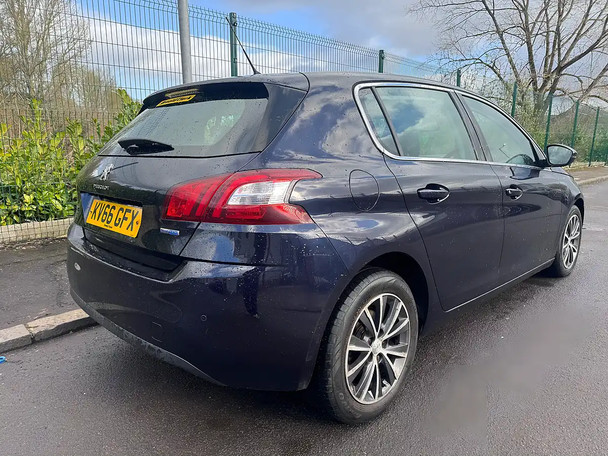 Used 2016 Peugeot 308 Allure Blue - Interior and Exterior details 3