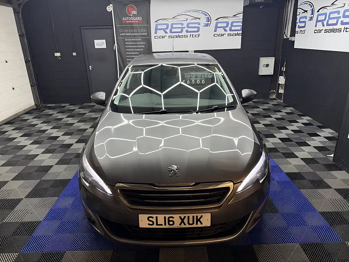 Used 2016 Peugeot 308 Allure Grey - Interior and Exterior details 5