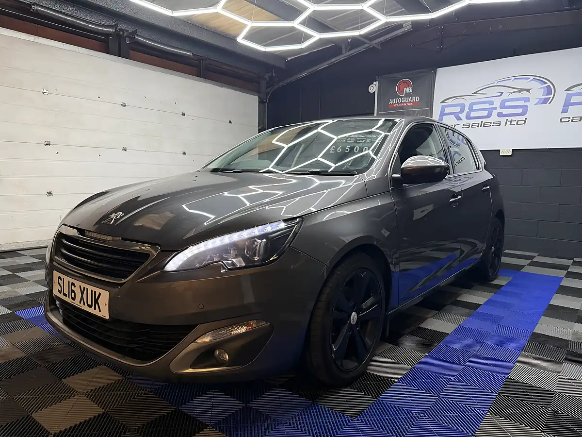 Used 2016 Peugeot 308 Allure Grey - Interior and Exterior details 7