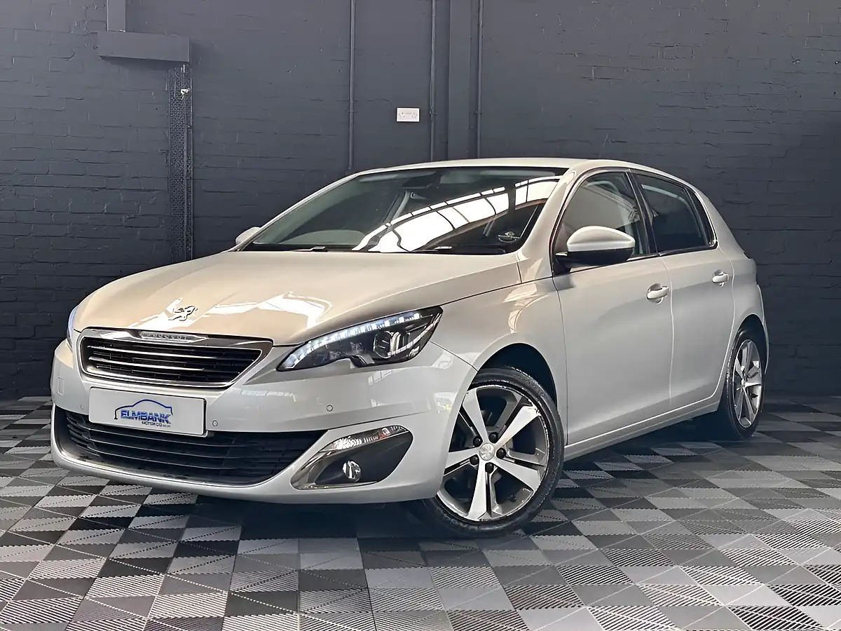 Used 2016 Peugeot 308 Allure - Front View