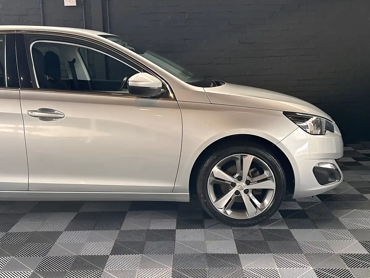 Used 2016 Peugeot 308 Allure - Interior and Exterior details 14